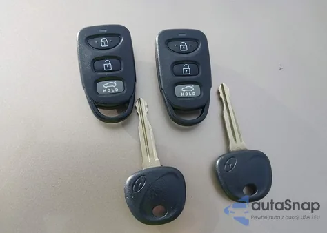 2019 Hyundai Elantra Se from USA, damaged, VIN 5NPD74LF2KH443678